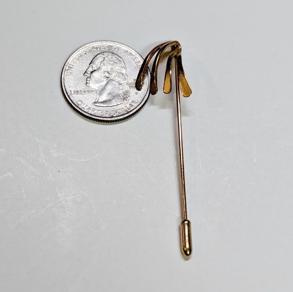 Vintage 70s Amway Brooch